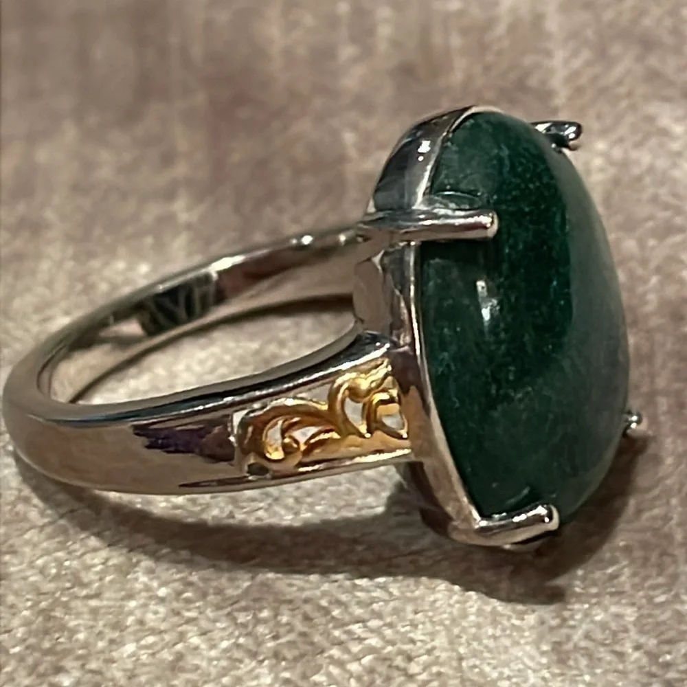 Green Aventurine Ring Size 9 Gemstone is 14 Karats New - Picture 3 of 8